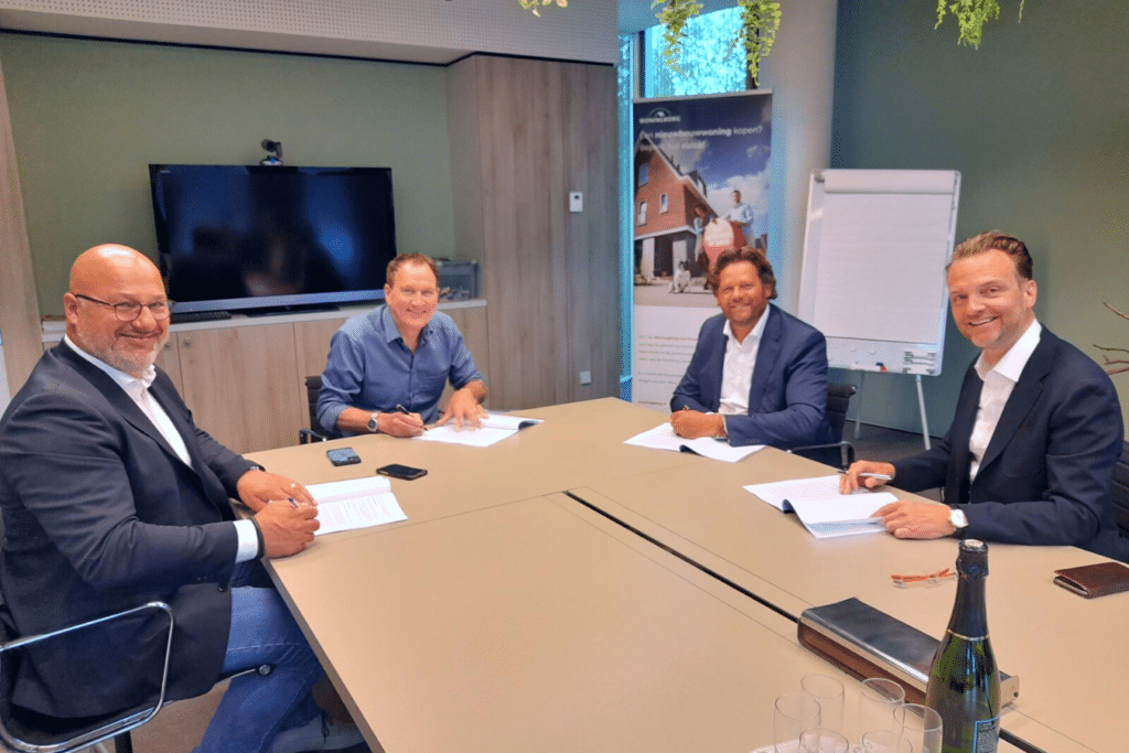ondertekening partnerschap lybrae nederland en woningborg